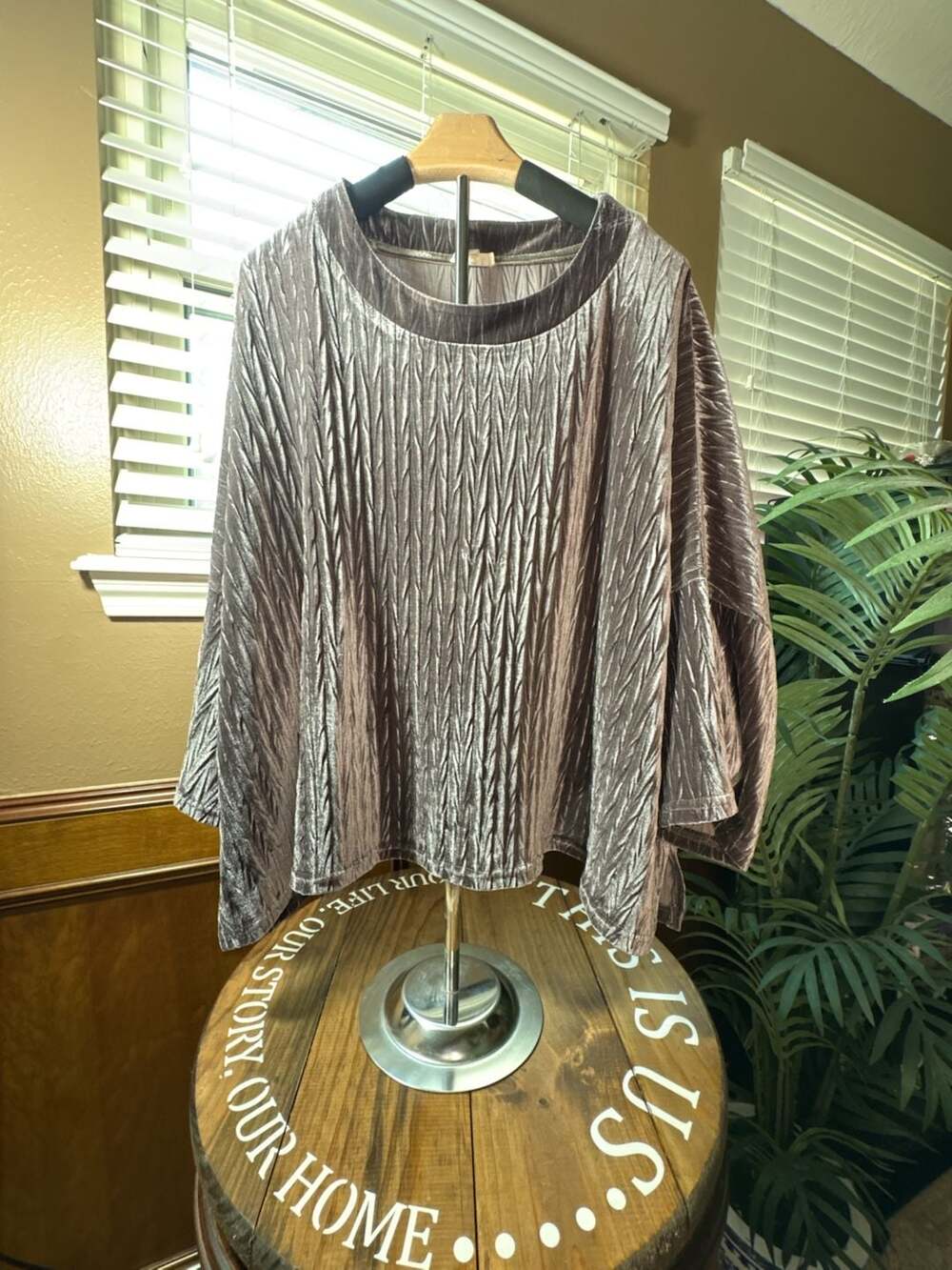 POL Clothing Crushed Velvet Look - Ribbed Pleated Boxy Top.  Polyester & Spandex